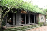 “ Van Van“ House – private museum at Bat Trang pottery village.