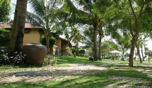 Vinh Hung Riverside Resort & Spa